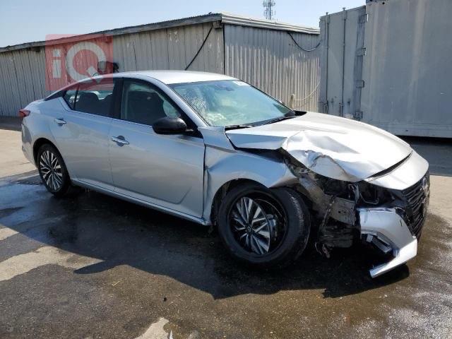 نيسان ألتيما